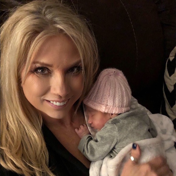 Meet your Posher, Carol - Picture 2 of 8